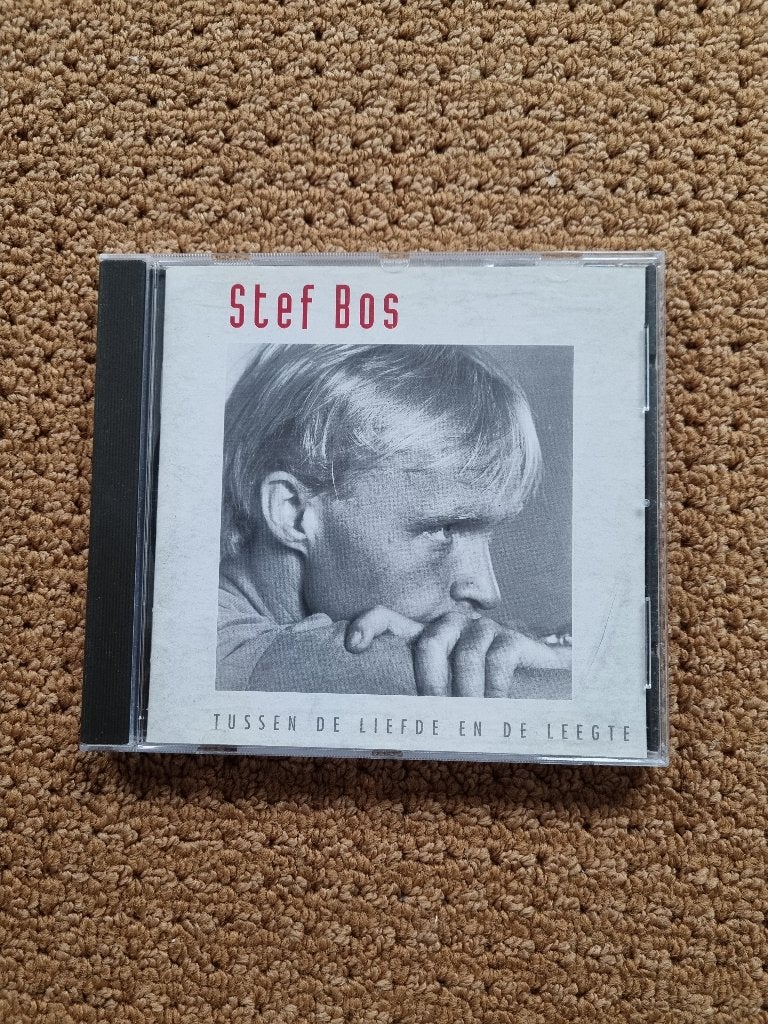 Stef Bos, Tussen de liefde en de leegte, Ophalen of Verzenden, Zo goed als nieuw, Overige genres