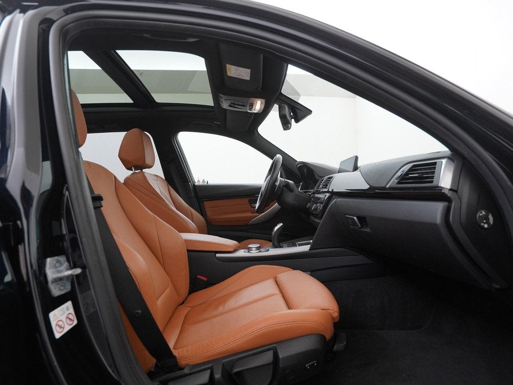 BMW 3 Serie Touring 320i M Sport Shadow High Executive | Pan, Auto's, BMW, Automaat, Achterwielaandrijving, Euro 6, 4 cilinders