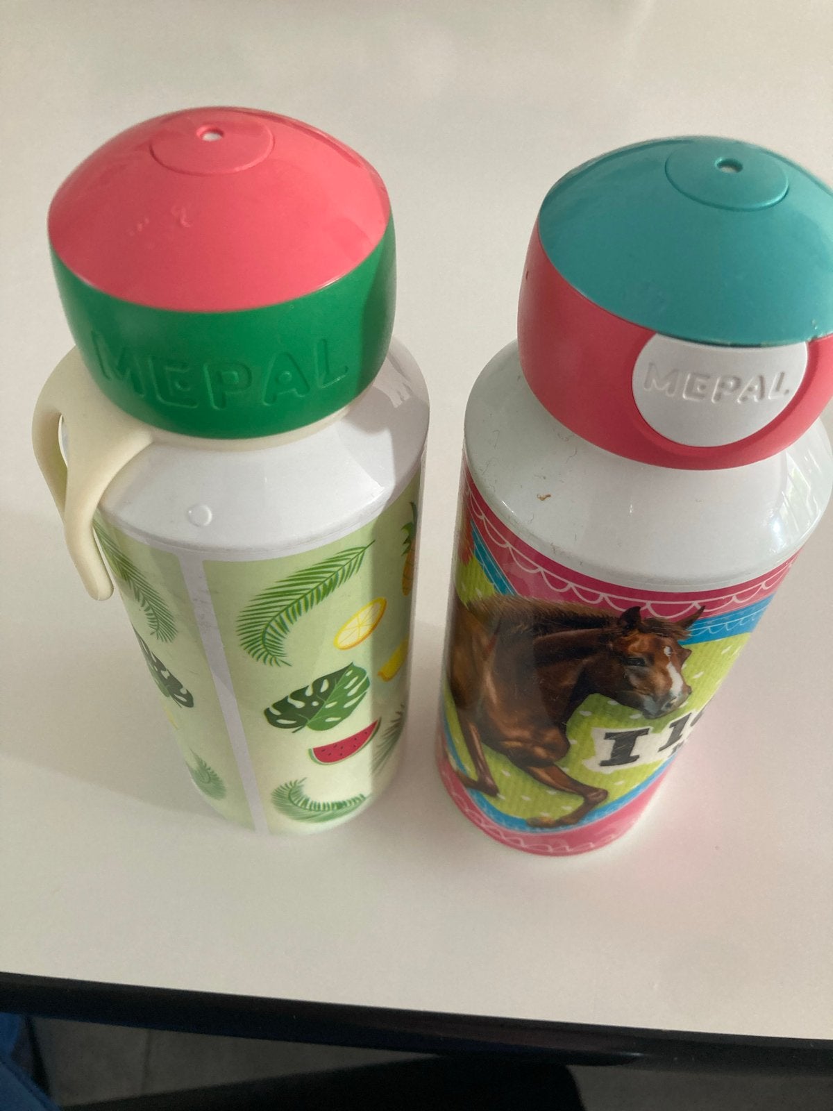 Twee Mepal drinkbekers - Flamingo en Paard (400ml), Ophalen of Verzenden, Gebruikt
