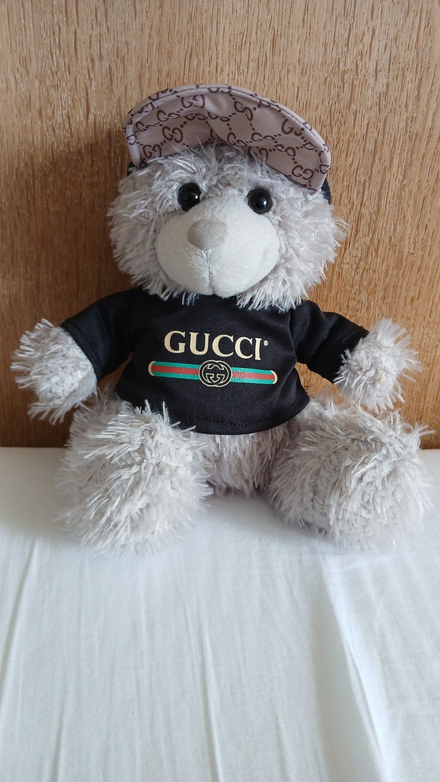 Gucci Beer Knuffel - Stijlvolle Knuffelbeer met Accessoires, Overige merken, Overige karakters, Beer, Grijs