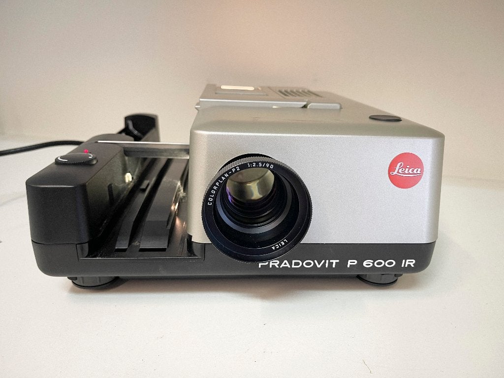 Leica PRADOVIT P600 IR Slide Projector met COLORPLAN-P2 Lens, N, Leica, Ophalen of Verzenden, N