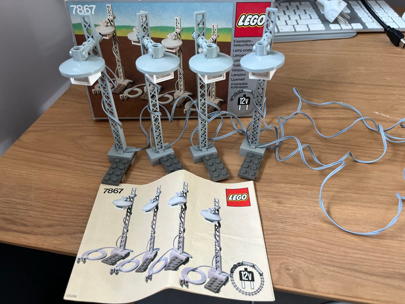 Lego 7867 Lamp posts 12V inclusief doos en boekje, Kinderen en Baby's, Speelgoed | Duplo en Lego, Gebruikt, Overige thema's, Lego