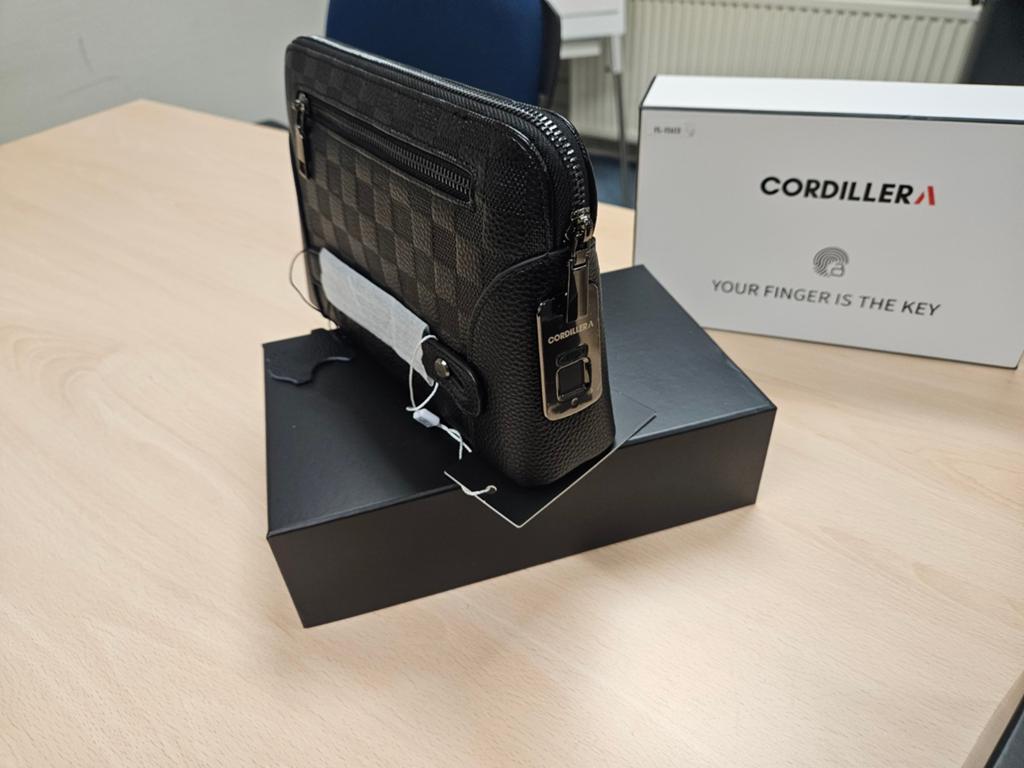 Partij luxe fingerlock crossbody tas heren, Ophalen of Verzenden, Nieuw