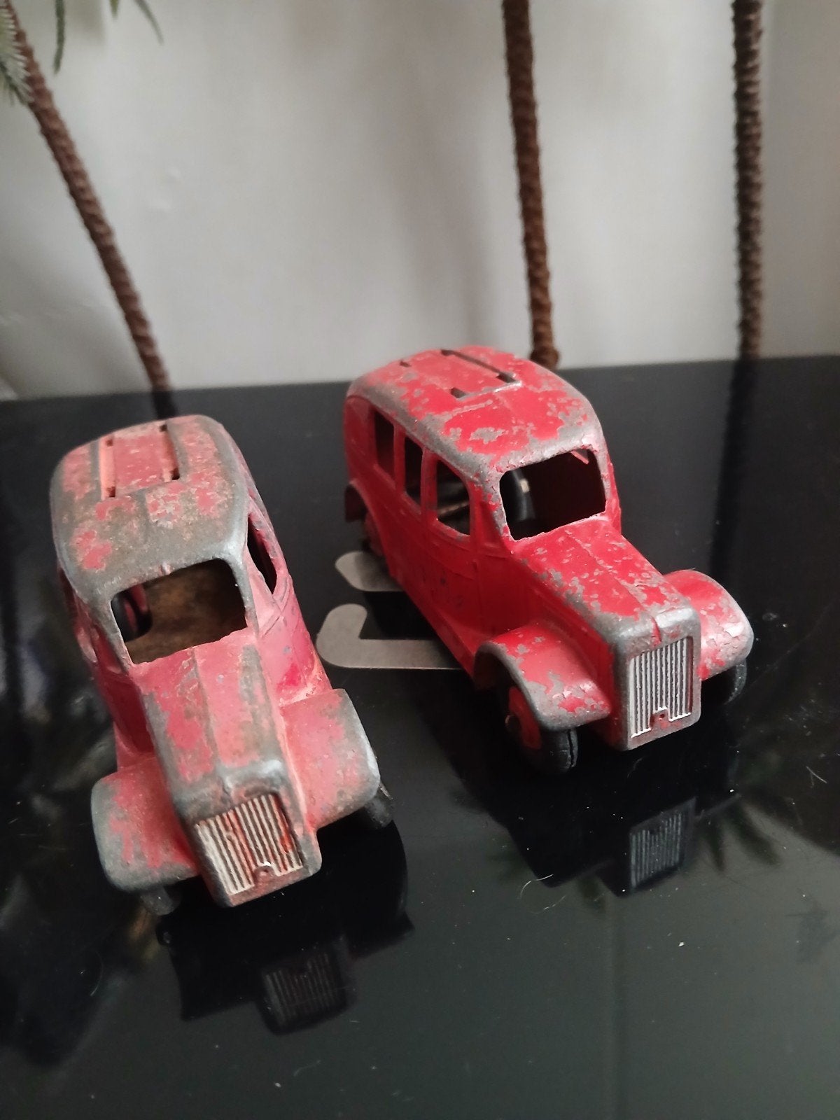 2x verschillende Brandweerwagen,  Dinky toys 250, Ophalen of Verzenden, Auto, Dinky Toys