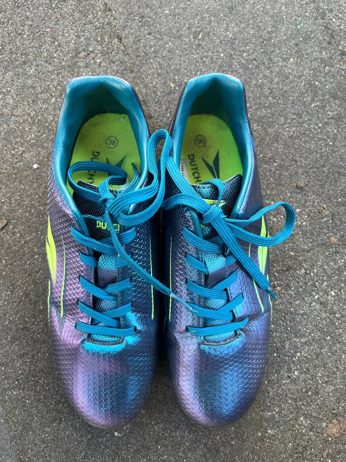 Voetbalschoenen maat 38 en scheenbeschermers maat S, Set, Ophalen of Verzenden, Zo goed als nieuw, Maat S