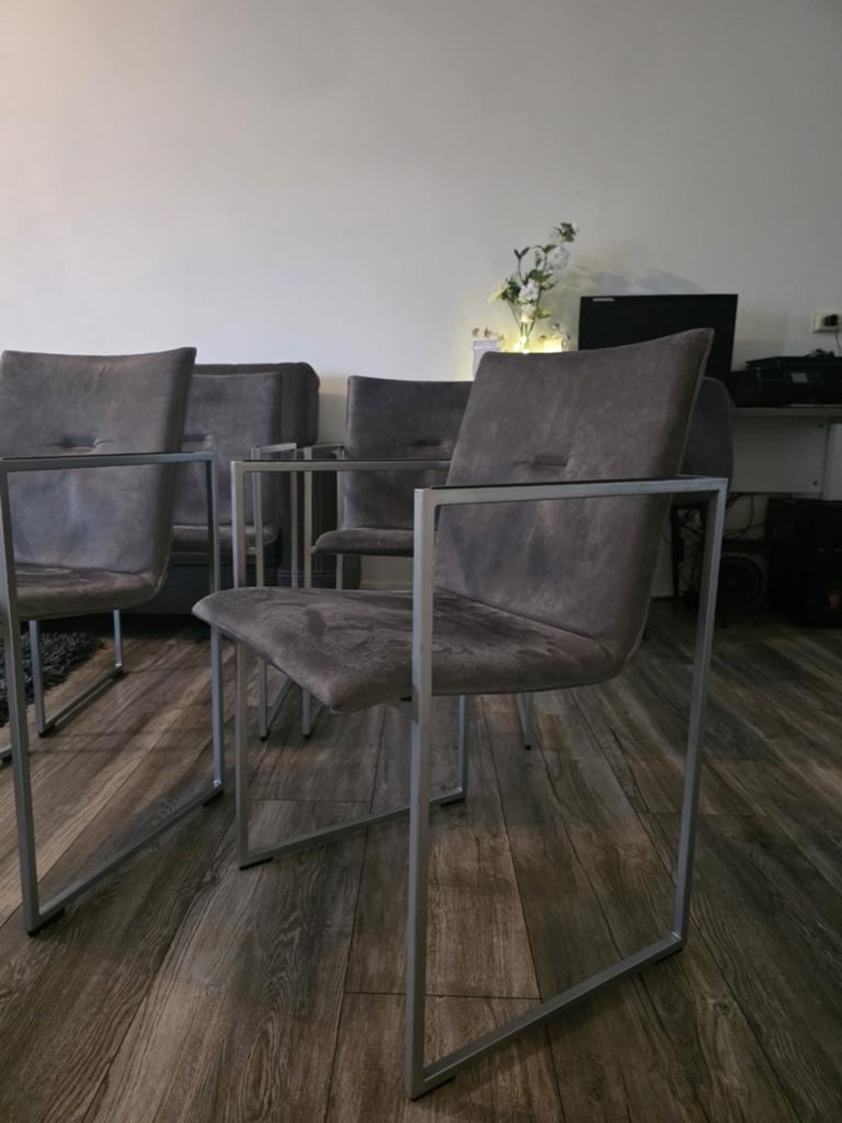4 grijze Arco design eetkamerstoelen, Ophalen of Verzenden, Gebruikt, Grijs