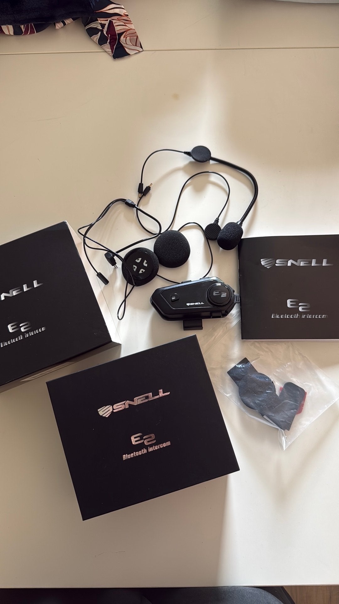 Snell E2 Bluetooth Intercom Muzieksysteem, Motoren, Ophalen of Verzenden, Zo goed als nieuw