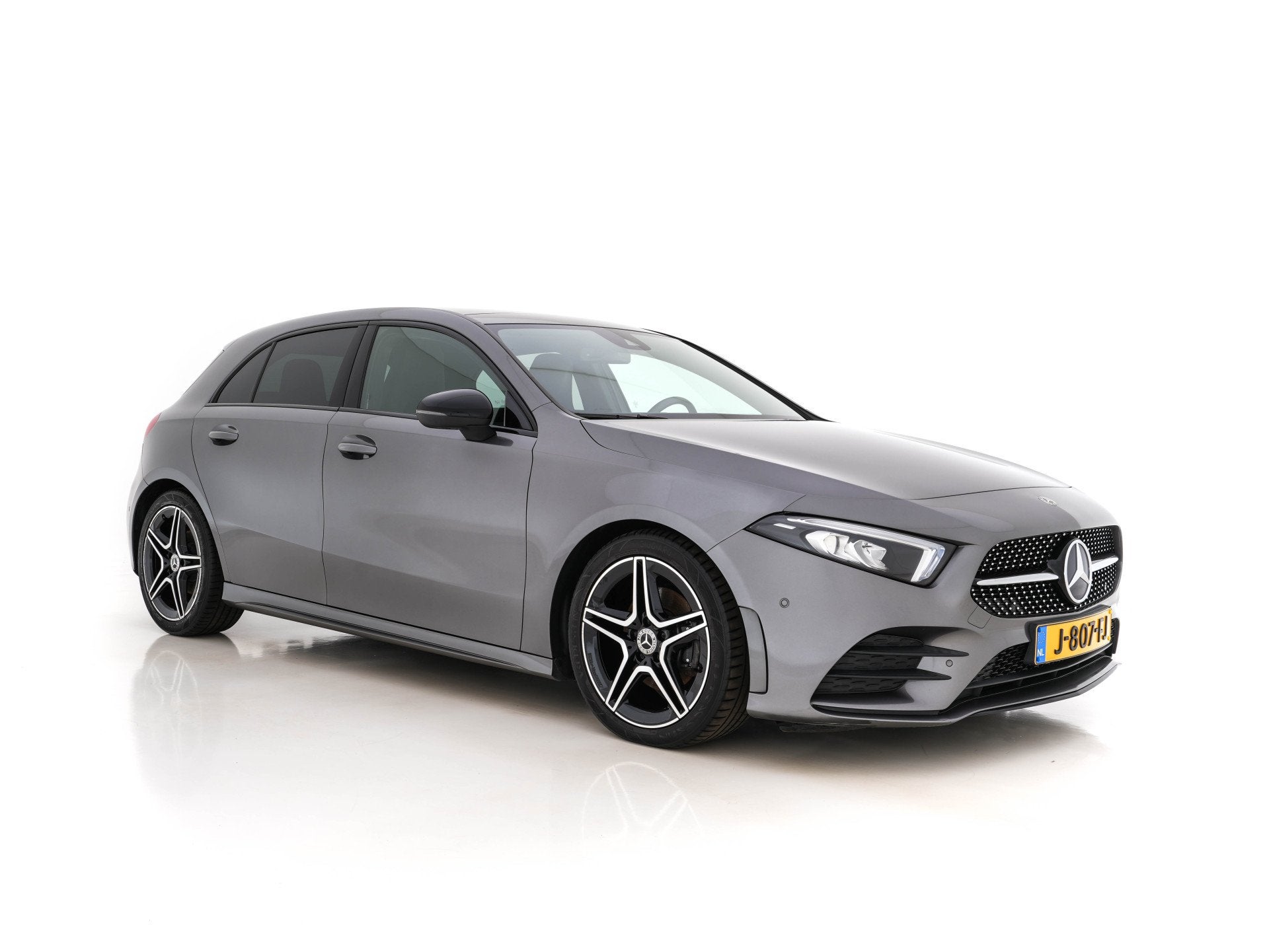 Mercedes-Benz A-Klasse 180 AMG-Line Business Solution *PANO, Auto's, Voorwielaandrijving, 136 pk, Gebruikt, 4 cilinders