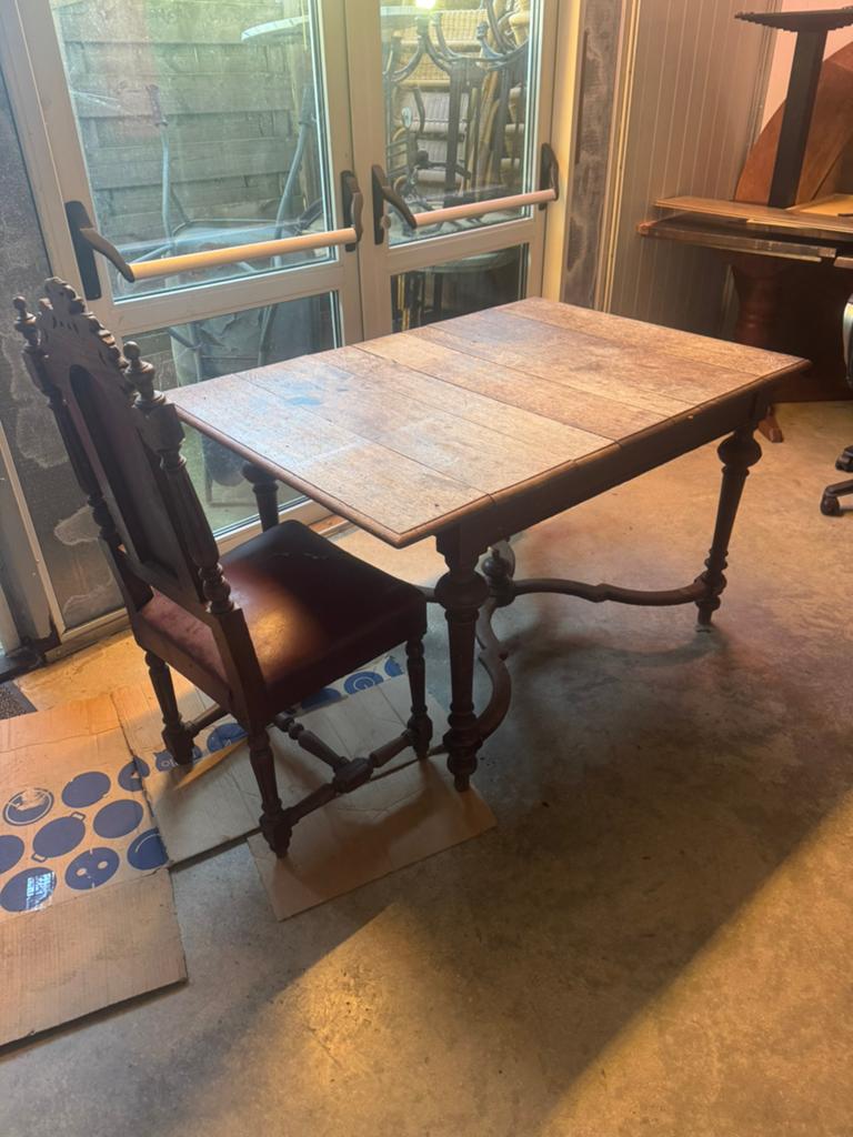 Antieke eettafel + 4 eetkamerstoelen, Ophalen