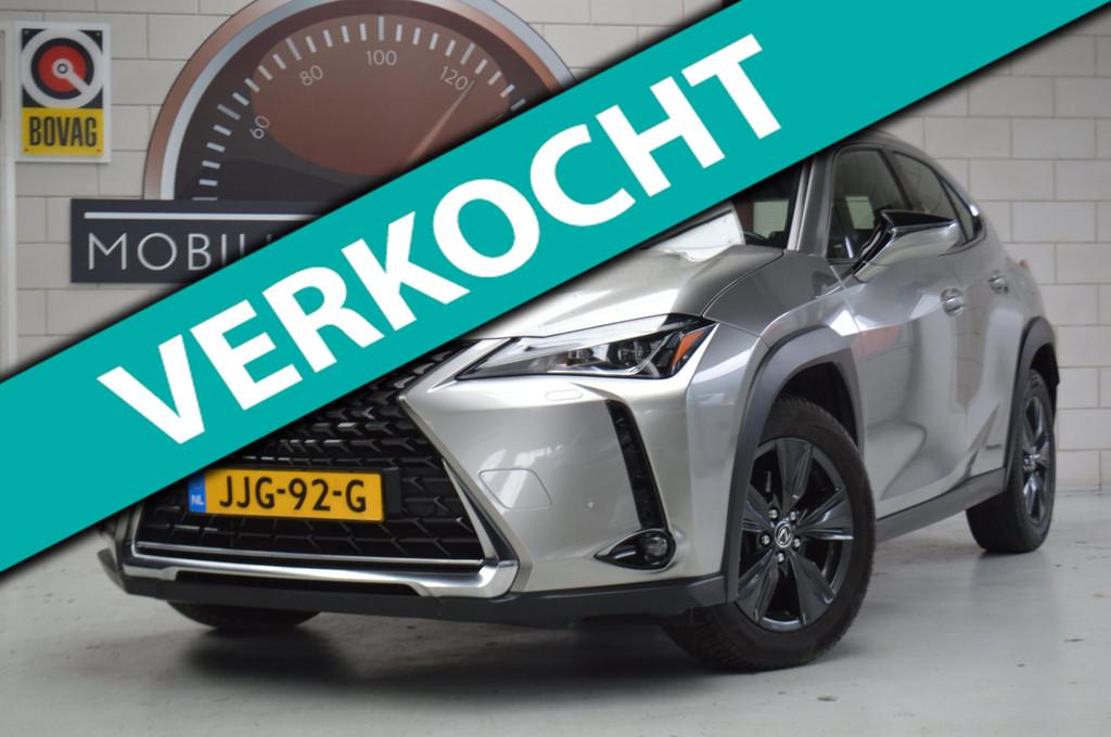 Lexus UX 200 Pref. Line BENZINE, GEEN DEUKJE OF KRASJE!, Auto's, Lexus, Gebruikt, 4 cilinders, 1435 kg, Alcantara