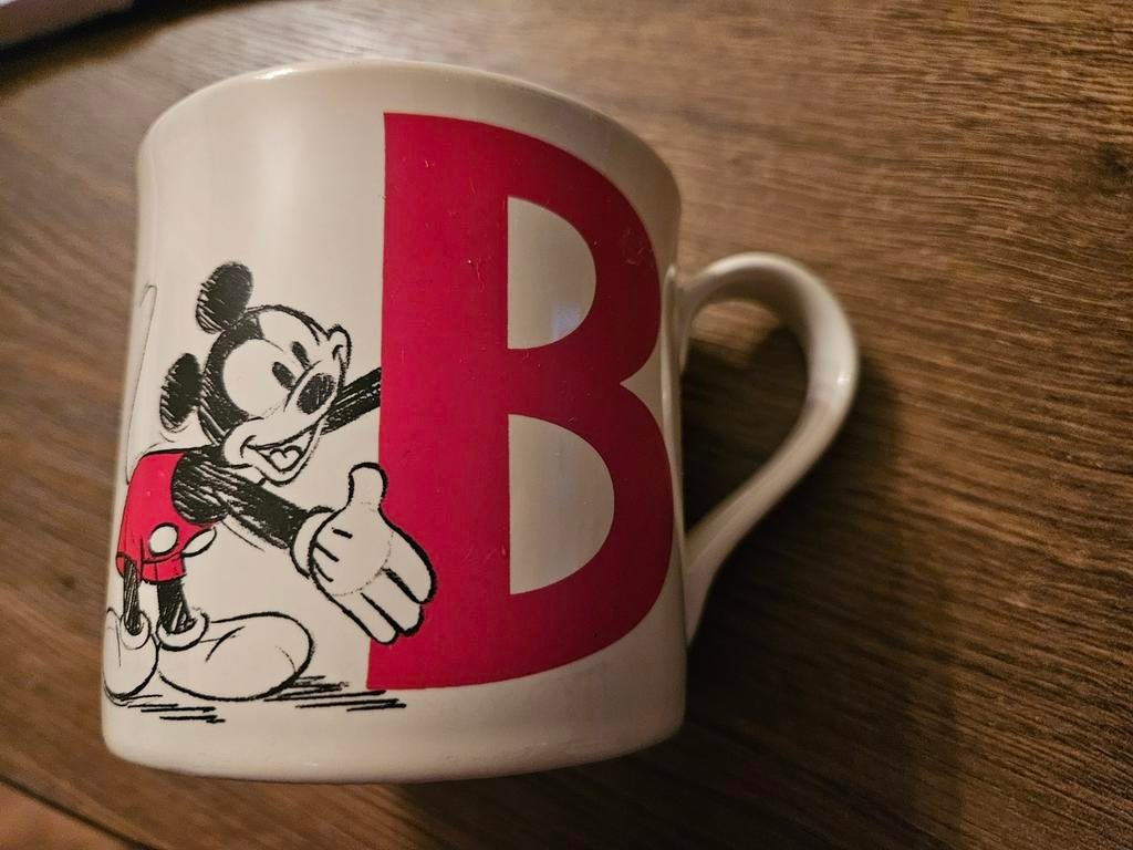 Disney Mickey Mouse Mok - Letter B - Disneyland Parijs, Ophalen of Verzenden, Mickey Mouse, Zo goed als nieuw, Servies