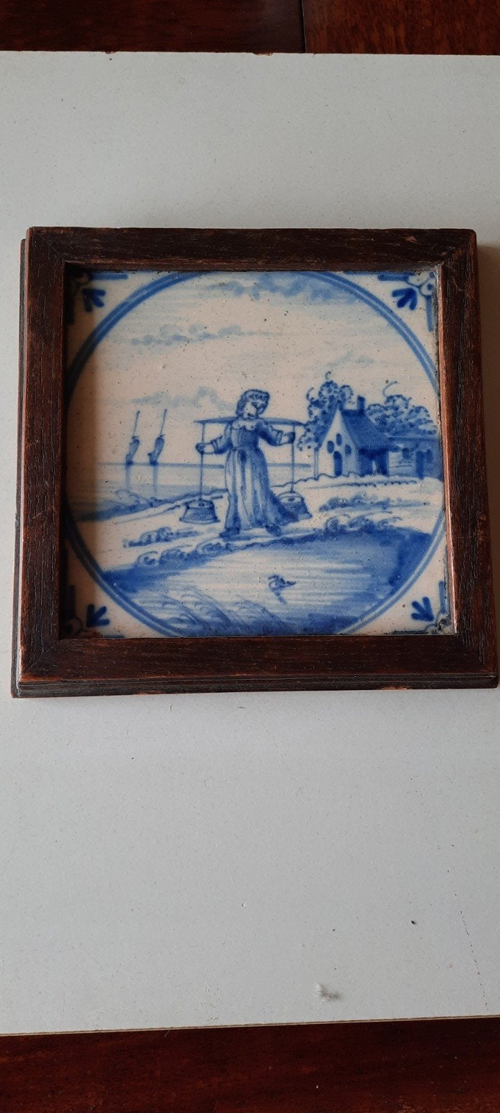 Antieke blauwe tegel in houten lijst, Ophalen of Verzenden