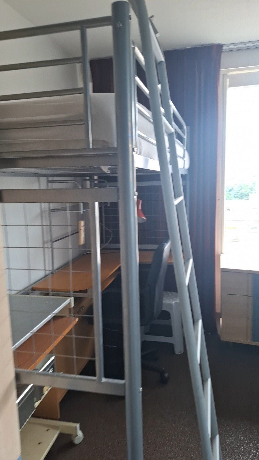 Hoogslaper met bureau - Ideaal voor kleine kamers, Ophalen, 90 cm, Eenpersoons, Zo goed als nieuw
