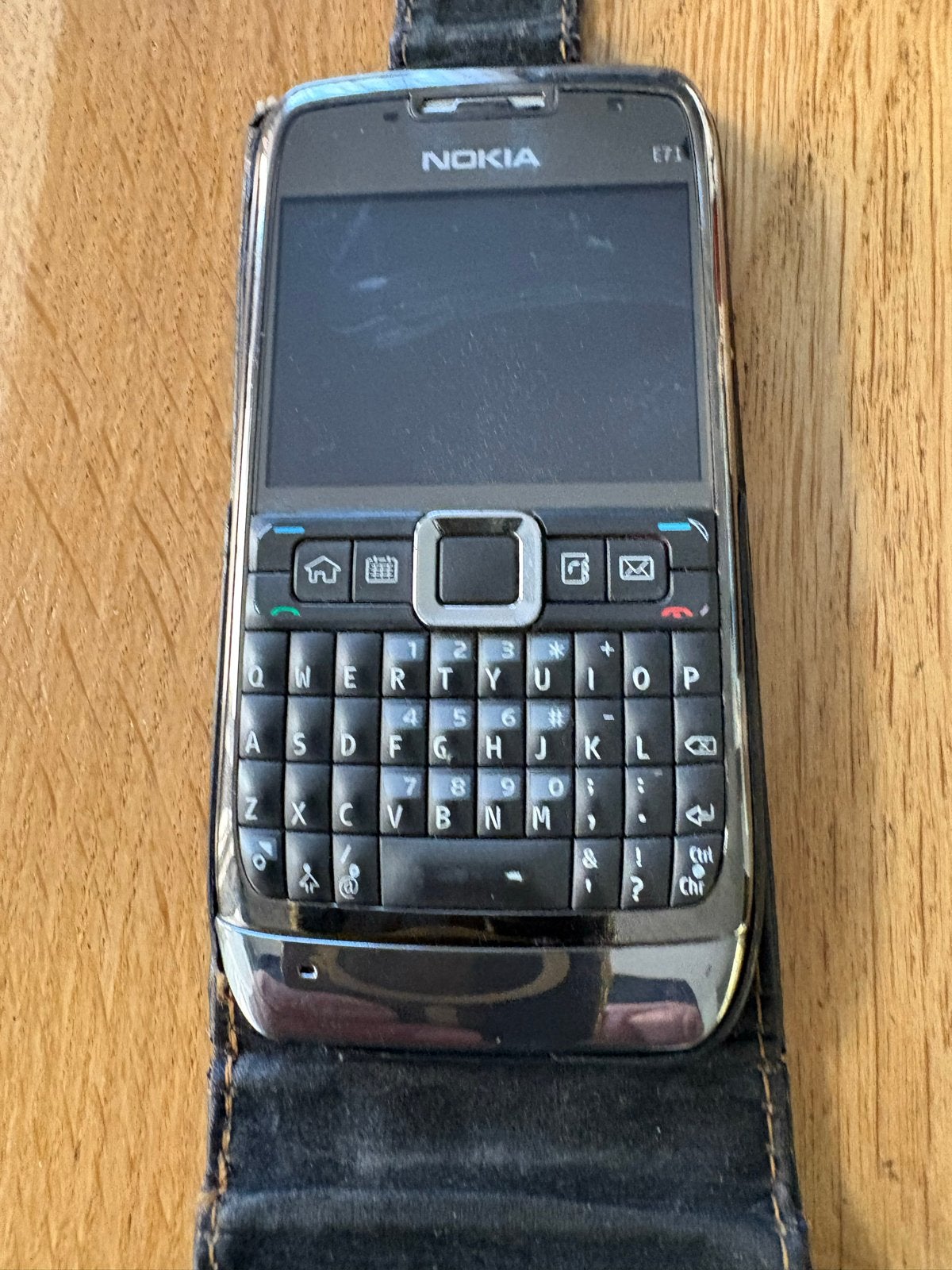Nokia E71 met accessoires en originele verpakking, Gebruikt, Zwart, Fysiek toetsenbord, 3 tot 6 megapixel