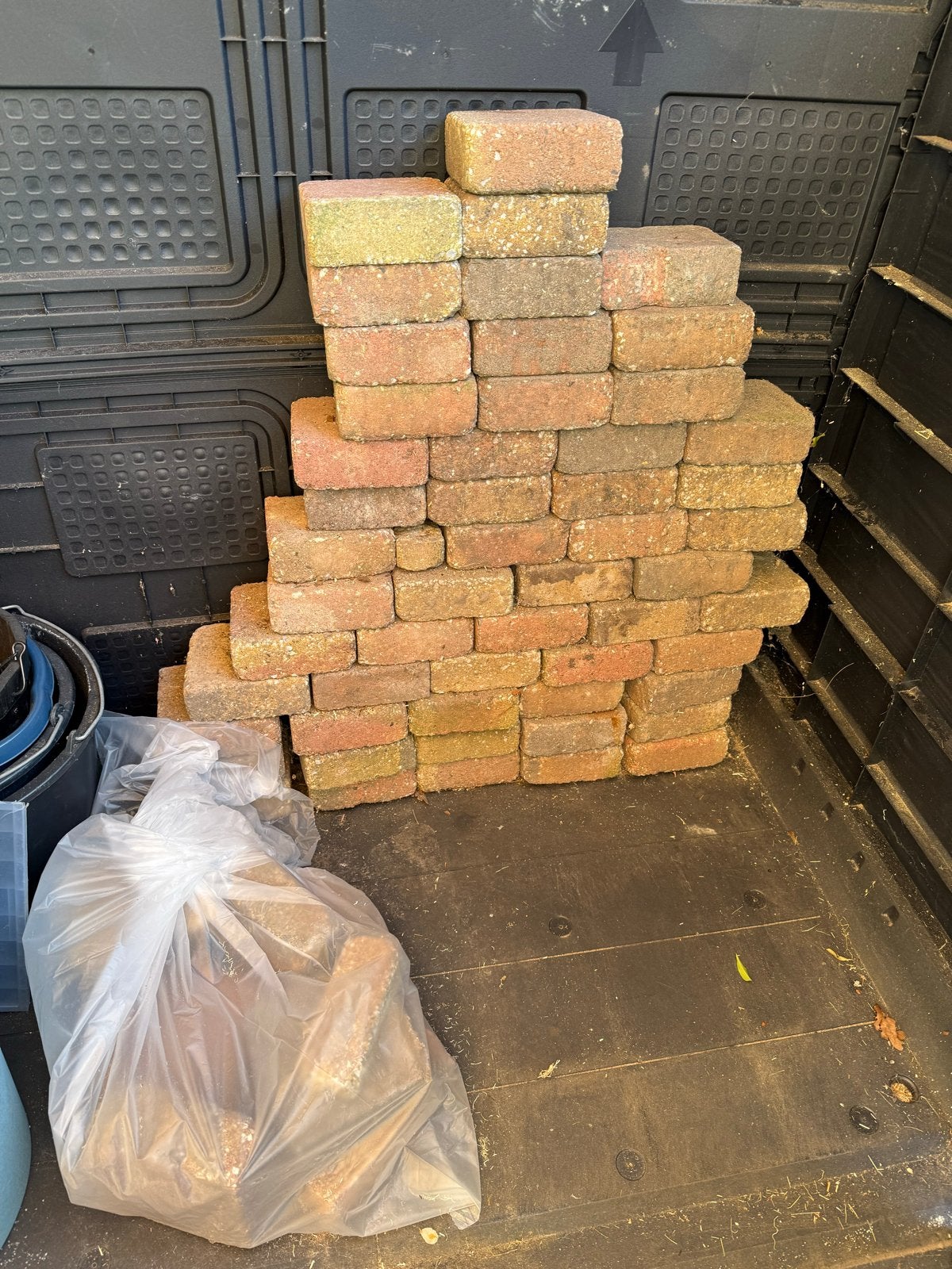 Gratis af te halen: +/- 57 gebruikte stenen, Ophalen, Gebruikt, Klinkers, Minder dan 5 m²
