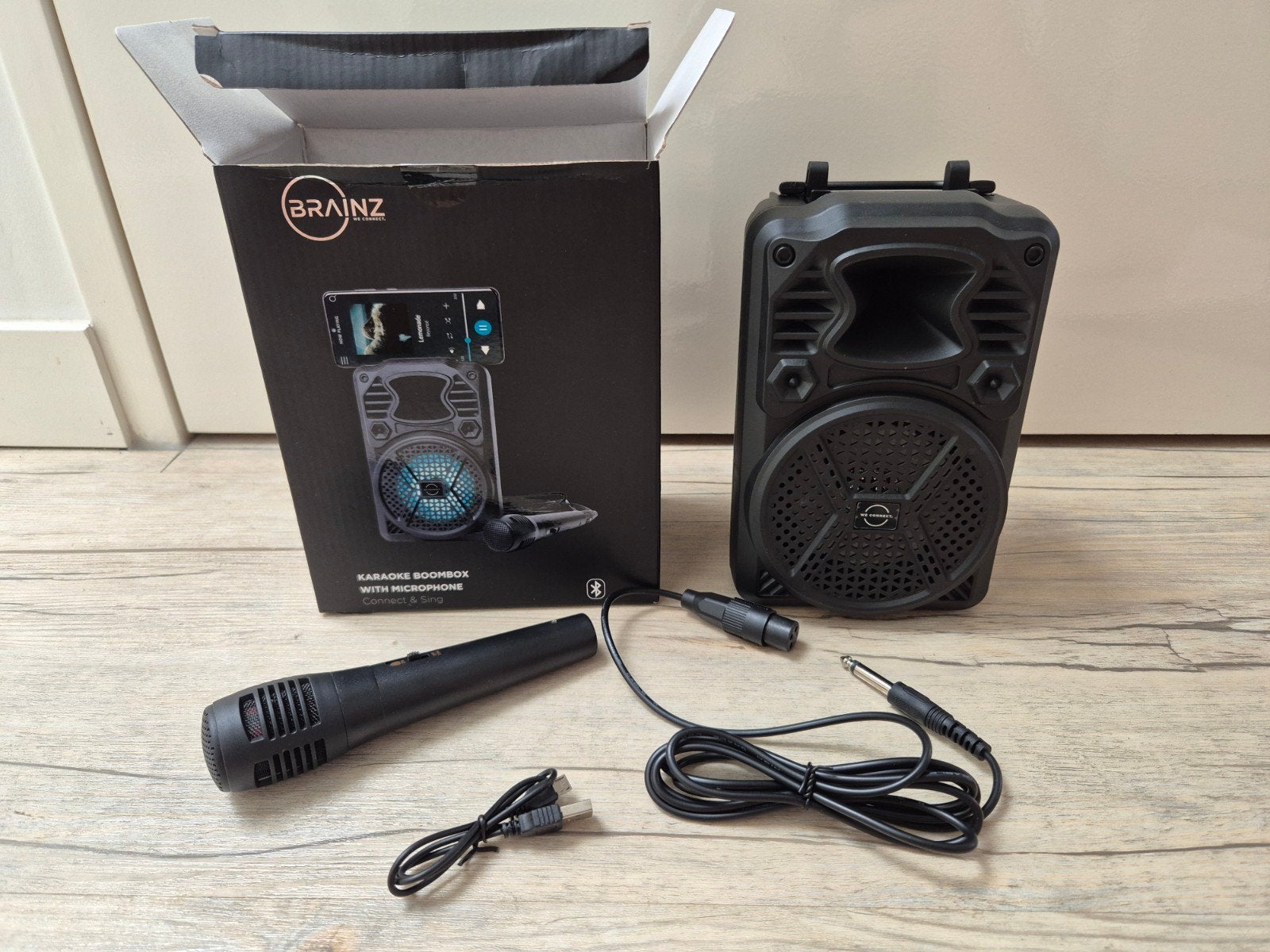 Brainz Karaoke Boombox met microfoon - Nieuw in doos, Audio, Tv en Foto, Karaoke-apparatuur, Ophalen of Verzenden, Nieuw, Complete set