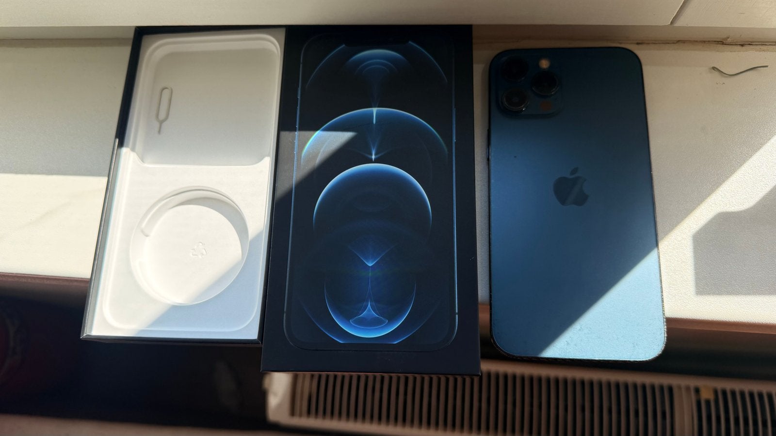 iPhone 12 Pro Max 256GB Pacific Blue - Zo goed als nieuw, 256 GB, Blauw, Zo goed als nieuw, Zonder simlock