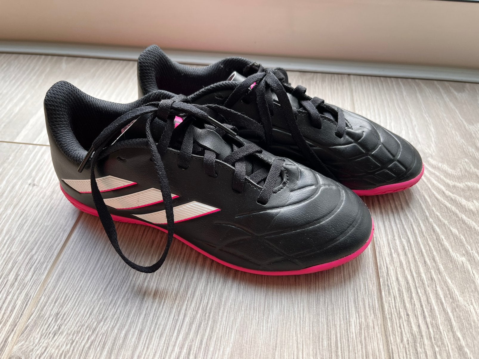 Adidas copa zaalschoen maat 33, Adidas, Jongen of Meisje, Schoenen, Ophalen of Verzenden