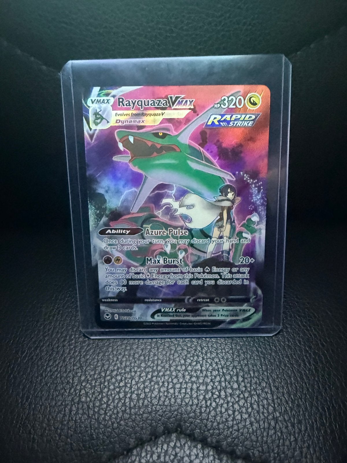 Pokémon TCG Rayquaza VMAX (Alternate Art) - Evolving Skies, Hobby en Vrije tijd, Verzamelkaartspellen | Pokémon, Ophalen of Verzenden