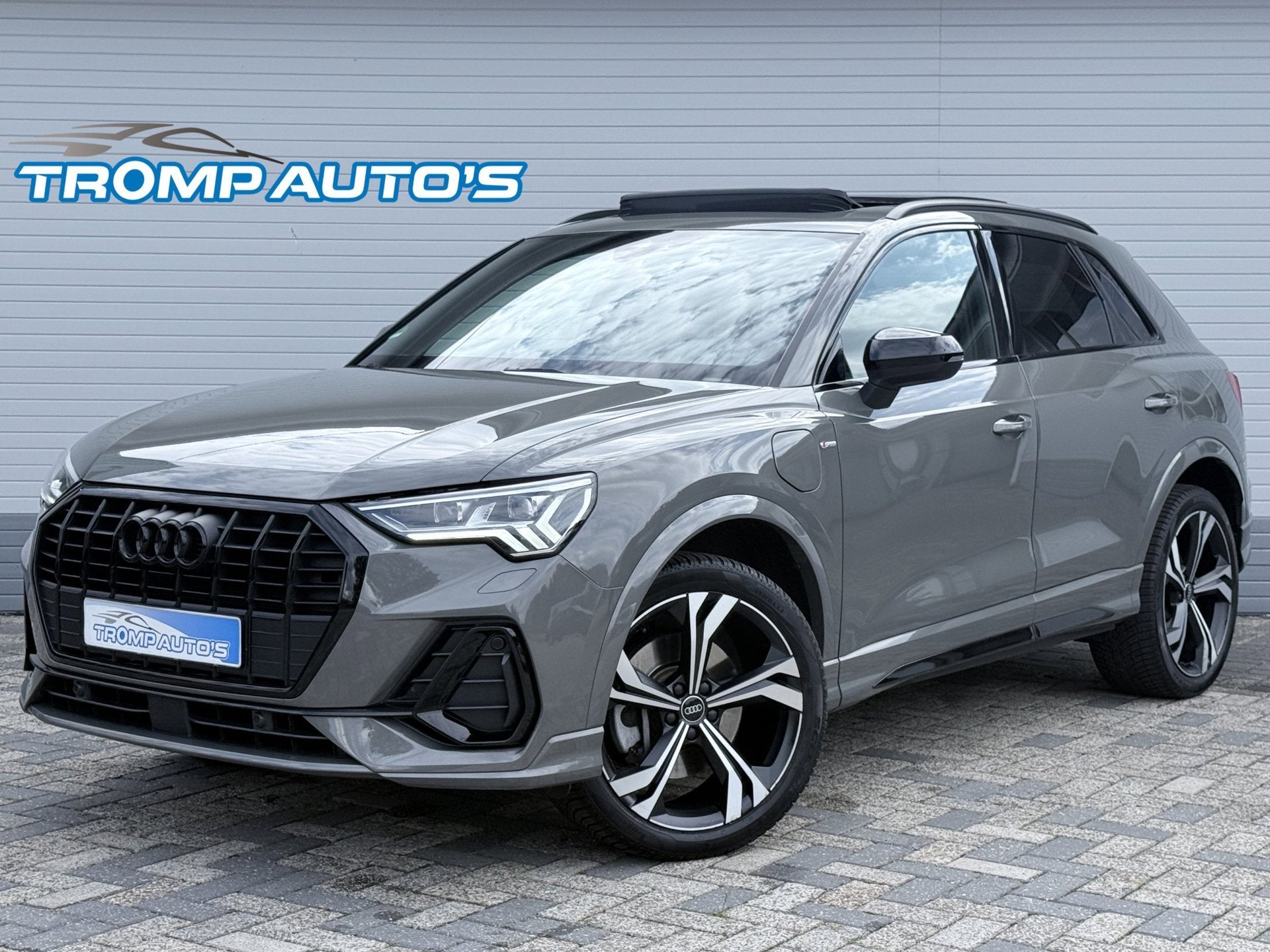 Audi Q3 45 TFSI e S edition|PANO|T.HAAK|MATRIX|ACC|KEYLESS|, Gebruikt, Zwart, 4 cilinders, 245 pk