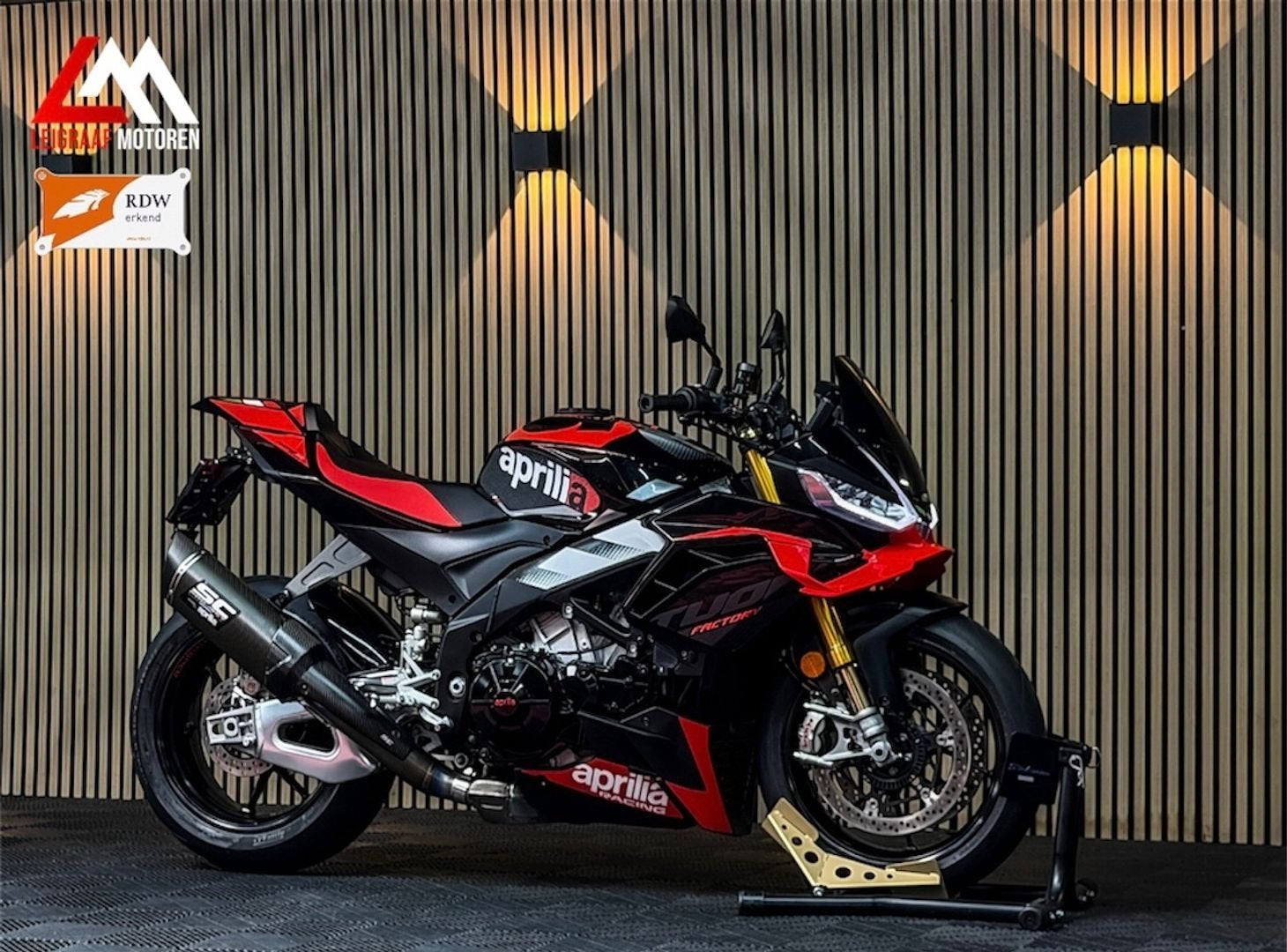 APRILIA TUONO V4 FACTORY  - 2025 - Nieuwstaat - Sc project, 1099 cc, 4 cilinders, Bedrijf, Onbekend