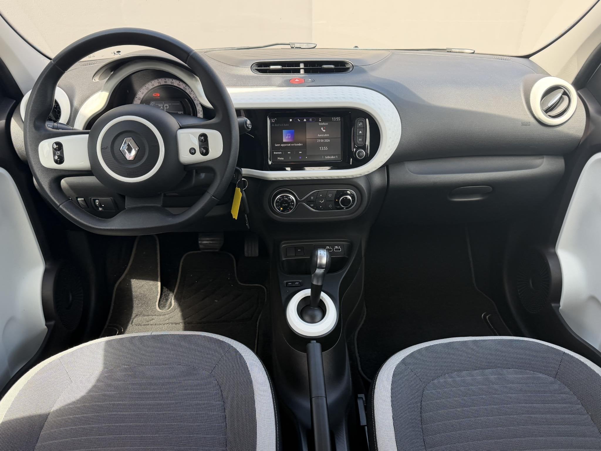 Renault Twingo Z.E. R80 E-Tech Equilibre 22 kWh / Accu SOH 9, Auto's, Automaat, Dealer onderhouden, Gebruikt, 190 km
