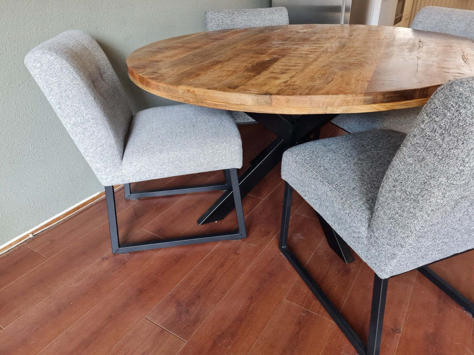 Mangohouten tafel 140cm, Ophalen, Overige materialen, Rond, Zo goed als nieuw