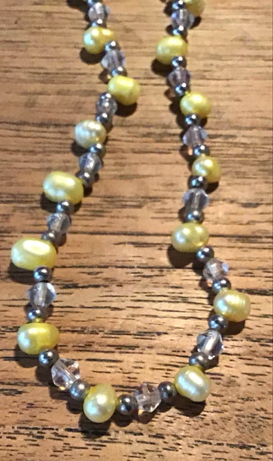 Prachtige ketting met gele barok parels en kristallen, Ophalen of Verzenden, Overige materialen, Ketting, Met edelsteen