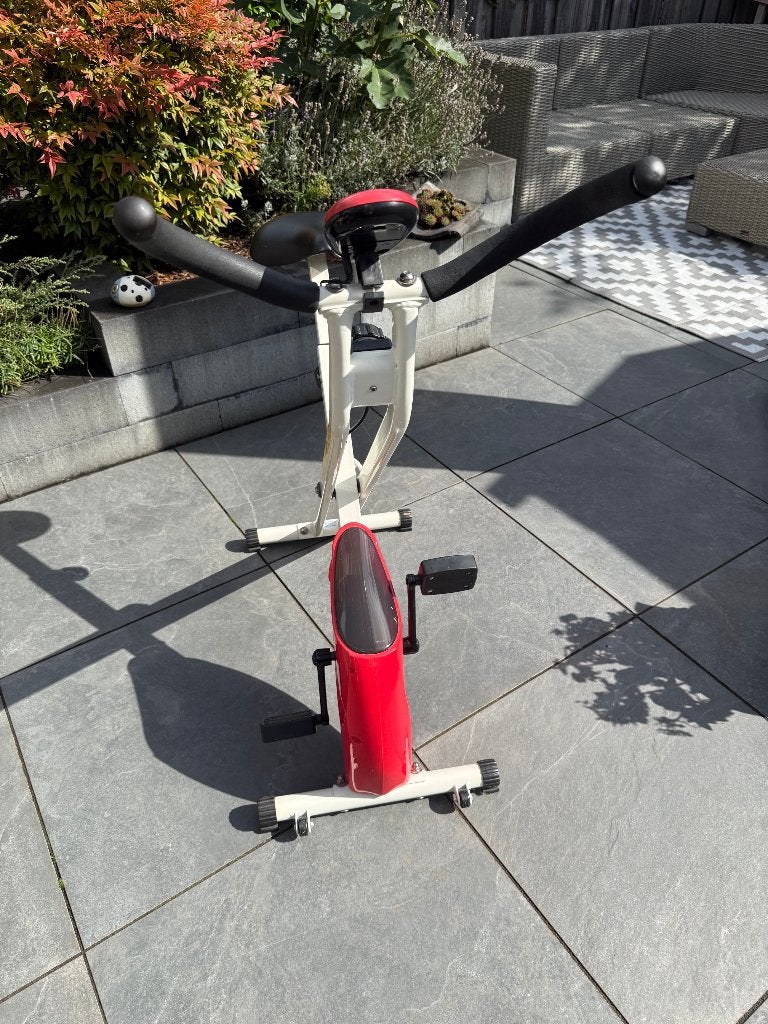 Foto 4 van hometrainer, opklapbaar en verrijdbaar (ruimtebesparend)