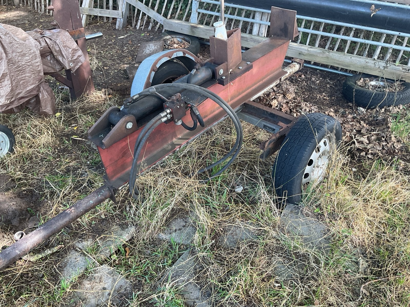 Twee verrijdbare hydraulische kloofmachines met slangen, Ophalen of Verzenden, Gebruikt, Liggend