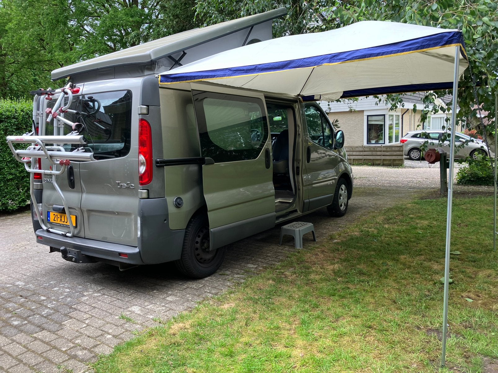 Renault Traffic camperbus 2008, zeer net interieur.144725 km, Overige merken, Chemisch toilet, Buscamper of Camperbus, Luifel