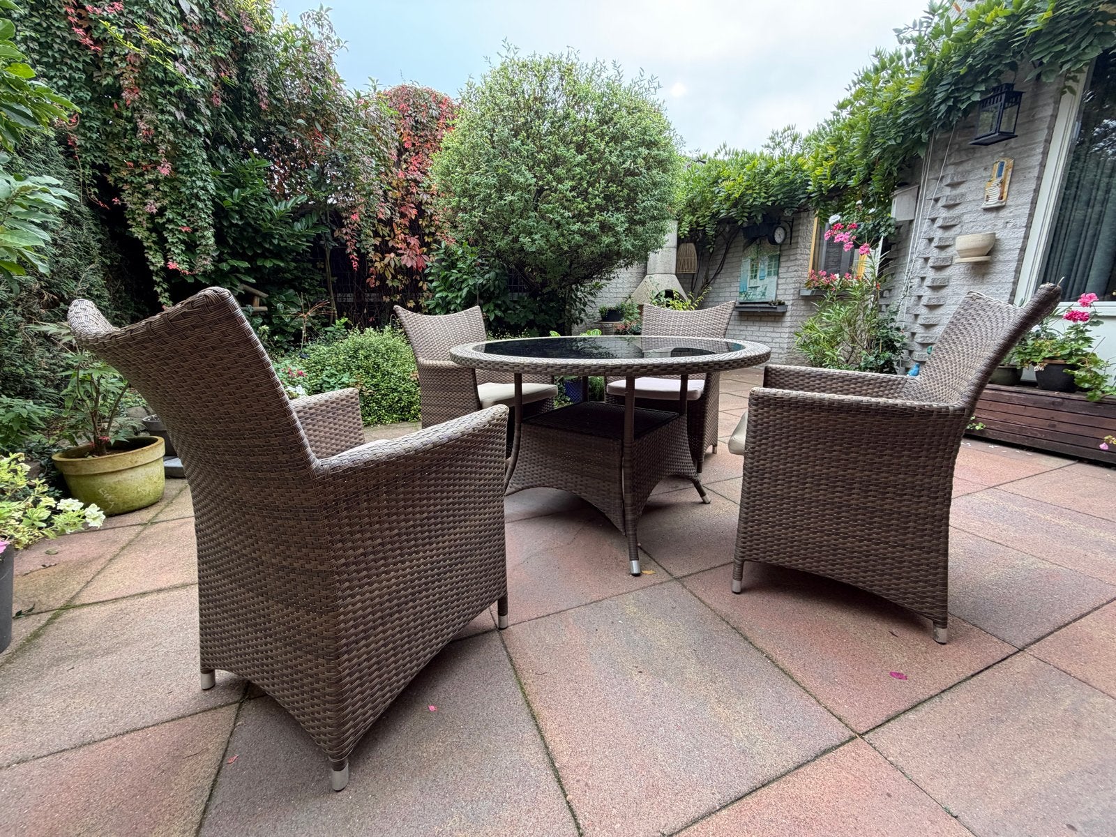 Wicker tuinset met ronde tafel (120cm) en 4 stoelen