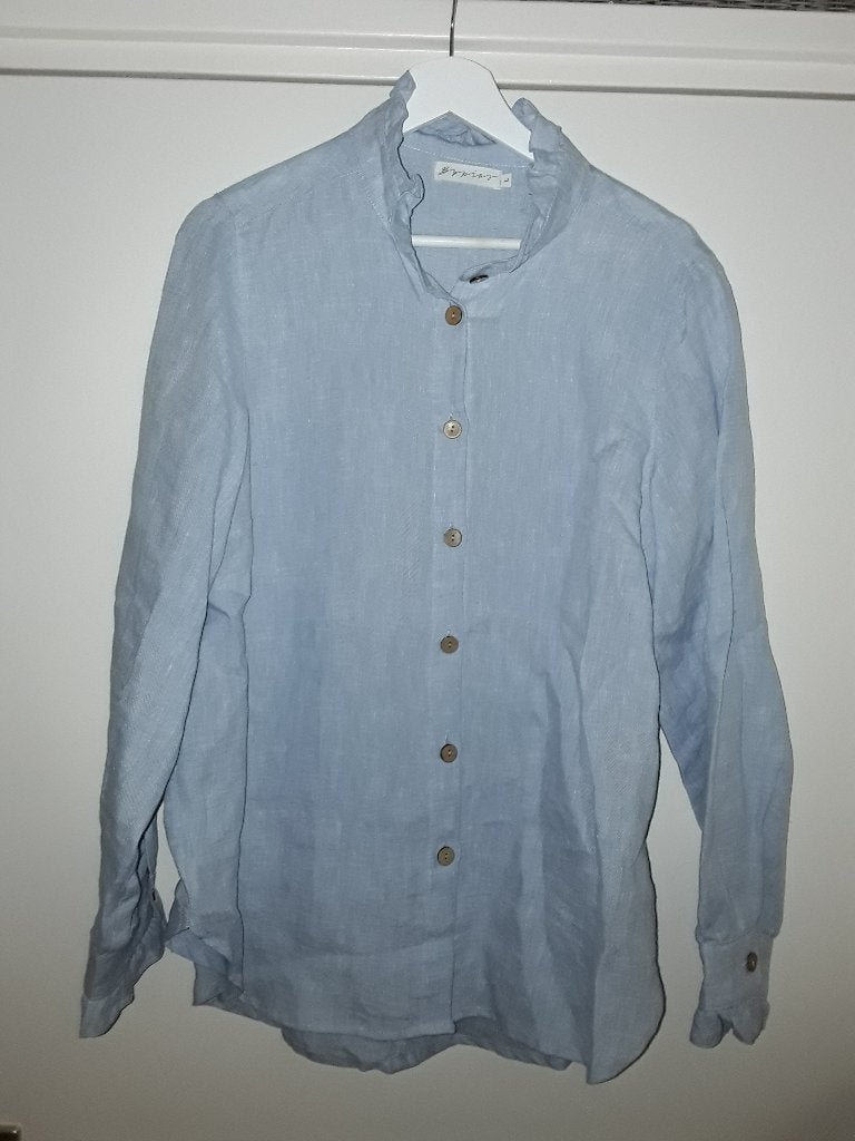 ByPias Linnen Blauwe Blouse Met Bruine Knoopjes Maat L, Maat 38/40 (M), Blauw, Bypias, Nieuw