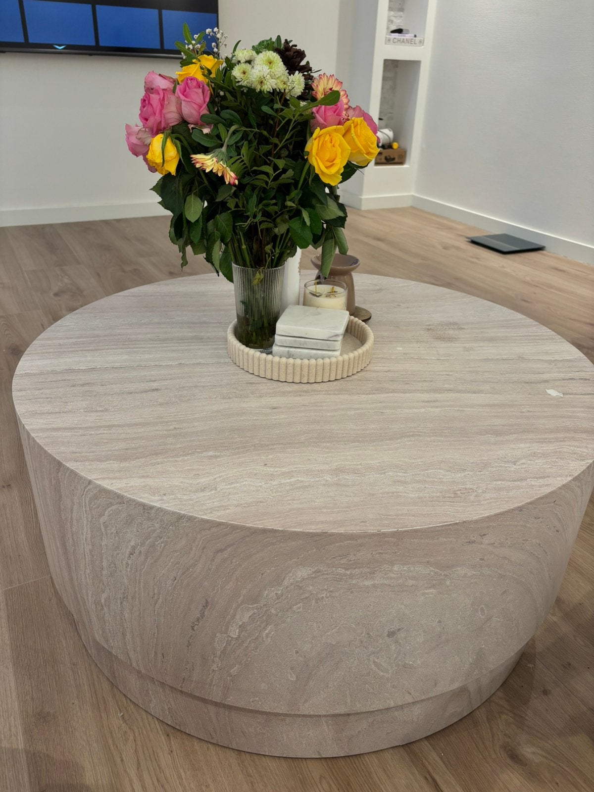 Beige travertinlook salontafel, Ophalen, 100 tot 150 cm, 50 tot 100 cm, Zo goed als nieuw