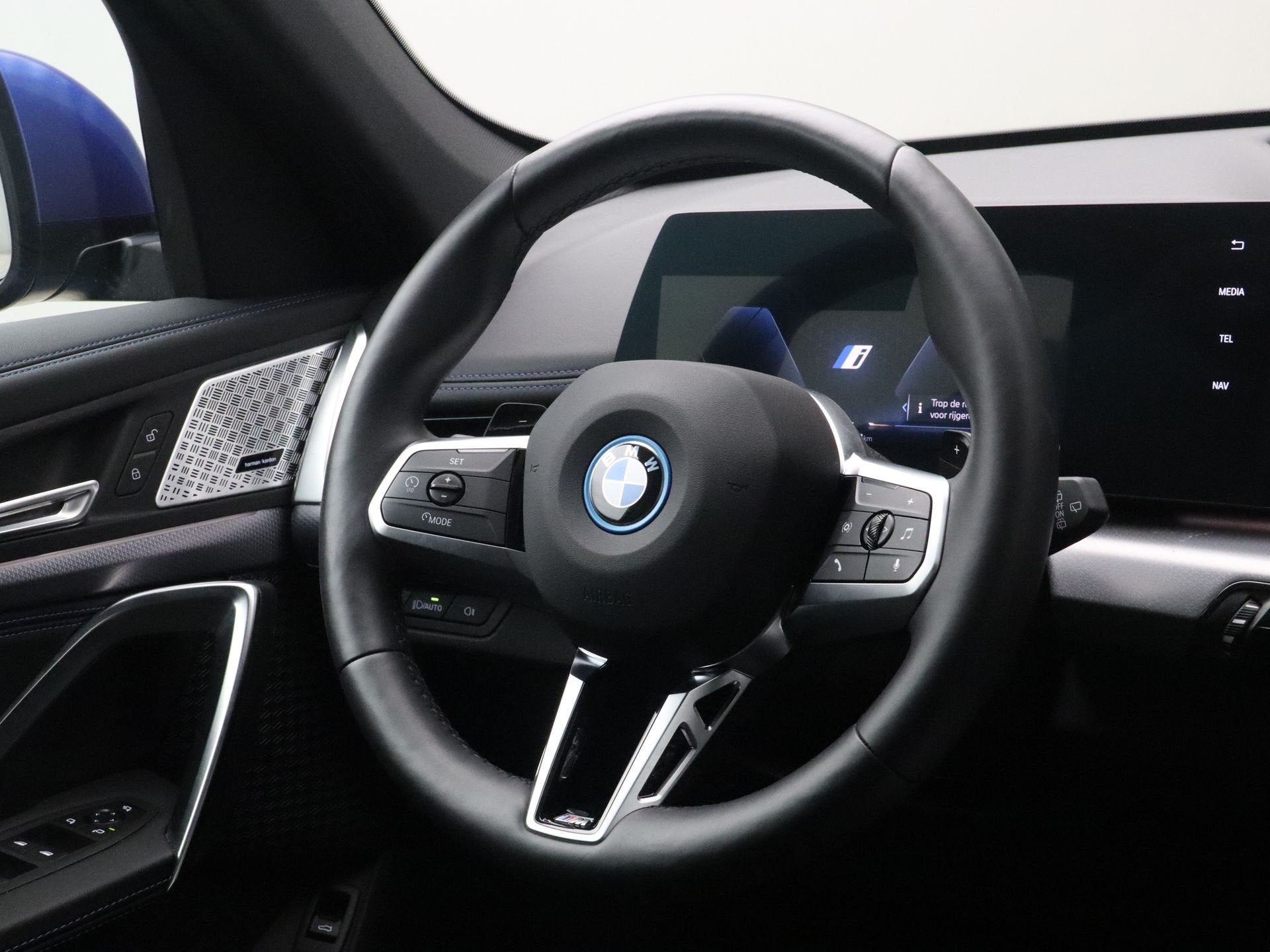 BMW X1 xDrive25e (bj 2025, automaat), Auto's, Dealer onderhouden, Gebruikt, Met garantie (alle), Blauw