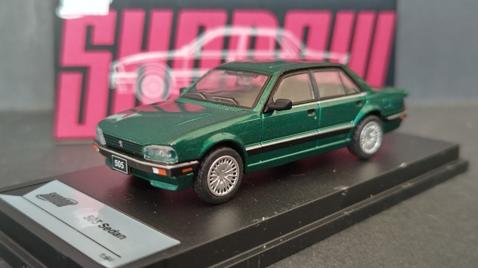 Peugeot 505 Berline Groen 1:64 Shadow Pol, Hobby en Vrije tijd, Shadow, Auto, Verzenden, .