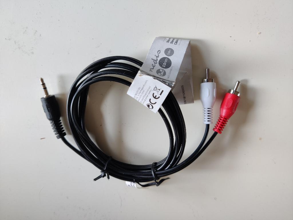 Partij van 50 X Stereo Cable 2XRCA to 3,5mm-F Nieuw 10-3, Ophalen of Verzenden, Nieuw, Minder dan 2 meter, Interlink-kabel