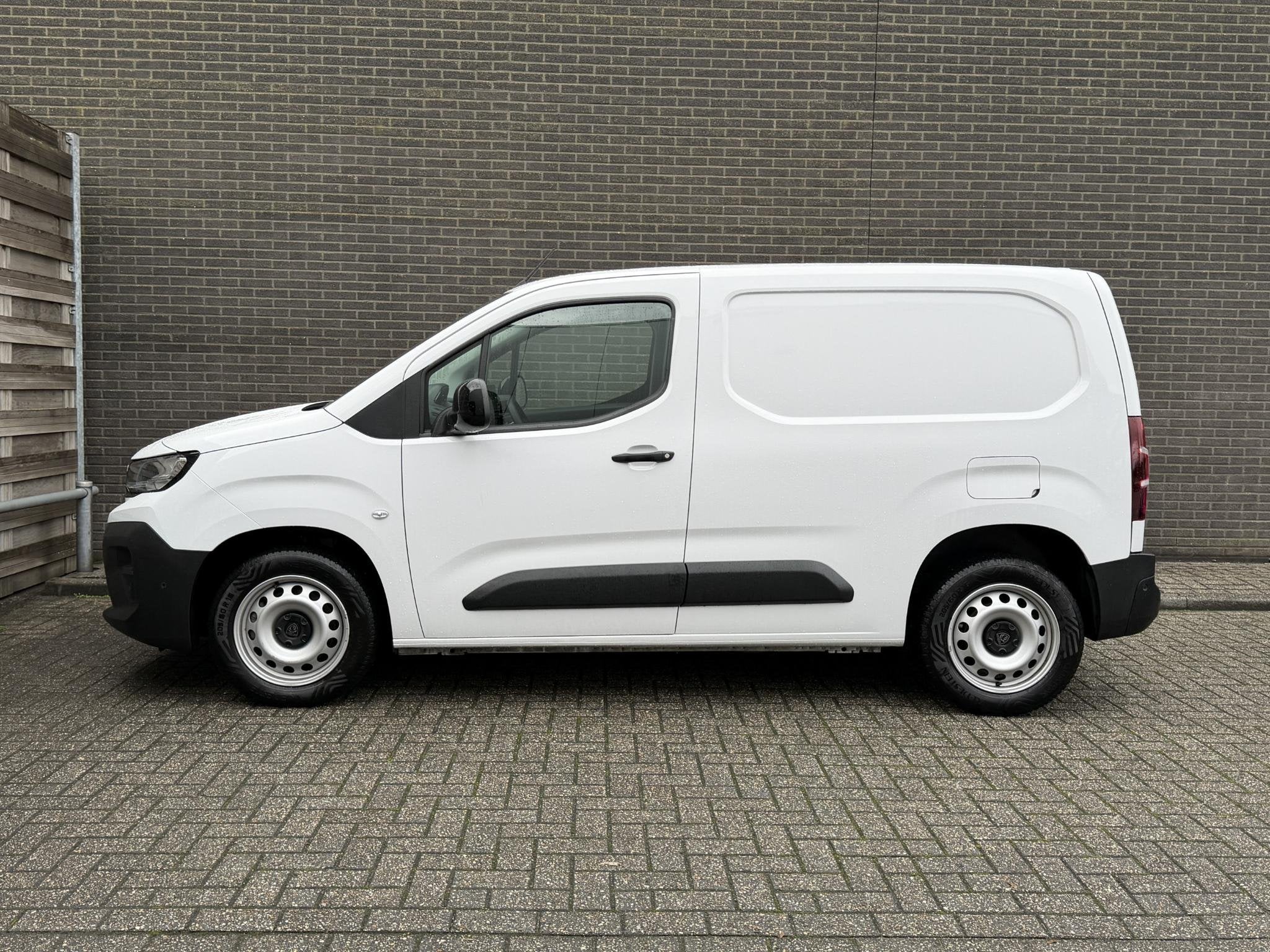 Peugeot Partner 1.5 BlueHDi 130 EAT8 S&S L1 Automaat, Trekha, Auto's, 12 maanden, Stof, Gebruikt, Euro 6