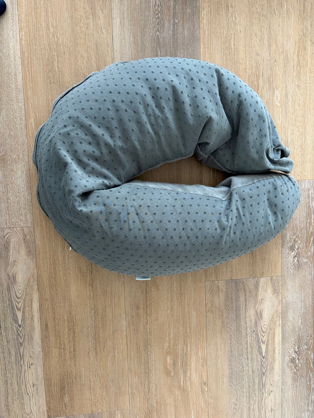 Doomoo Basics voedingskussen - Grijs met stippen, Kinderen en Baby's, Ophalen, Gebruikt