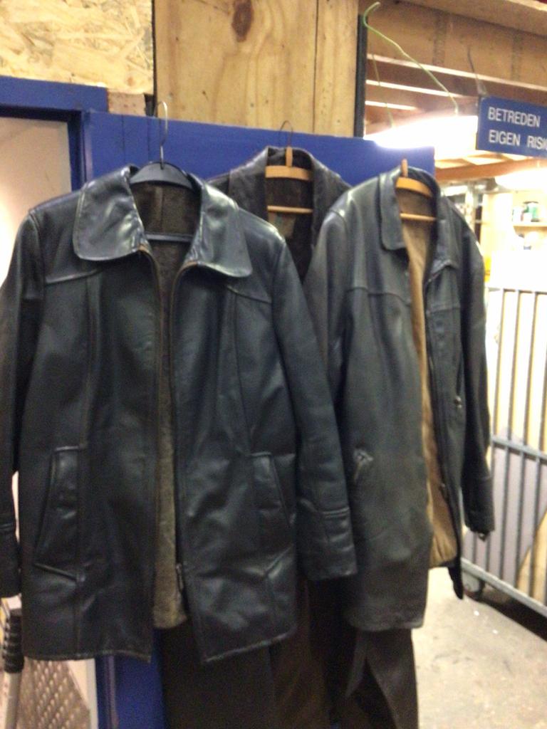 Drie vintage leren jassen twee kort 1 lang., Ophalen, Gebruikt