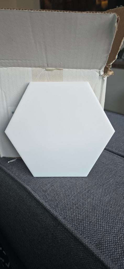 Mat witte hexagon tegels 15x17 cm - 22 stuks, Ophalen, Nieuw, Minder dan 20 cm, Minder dan 20 cm