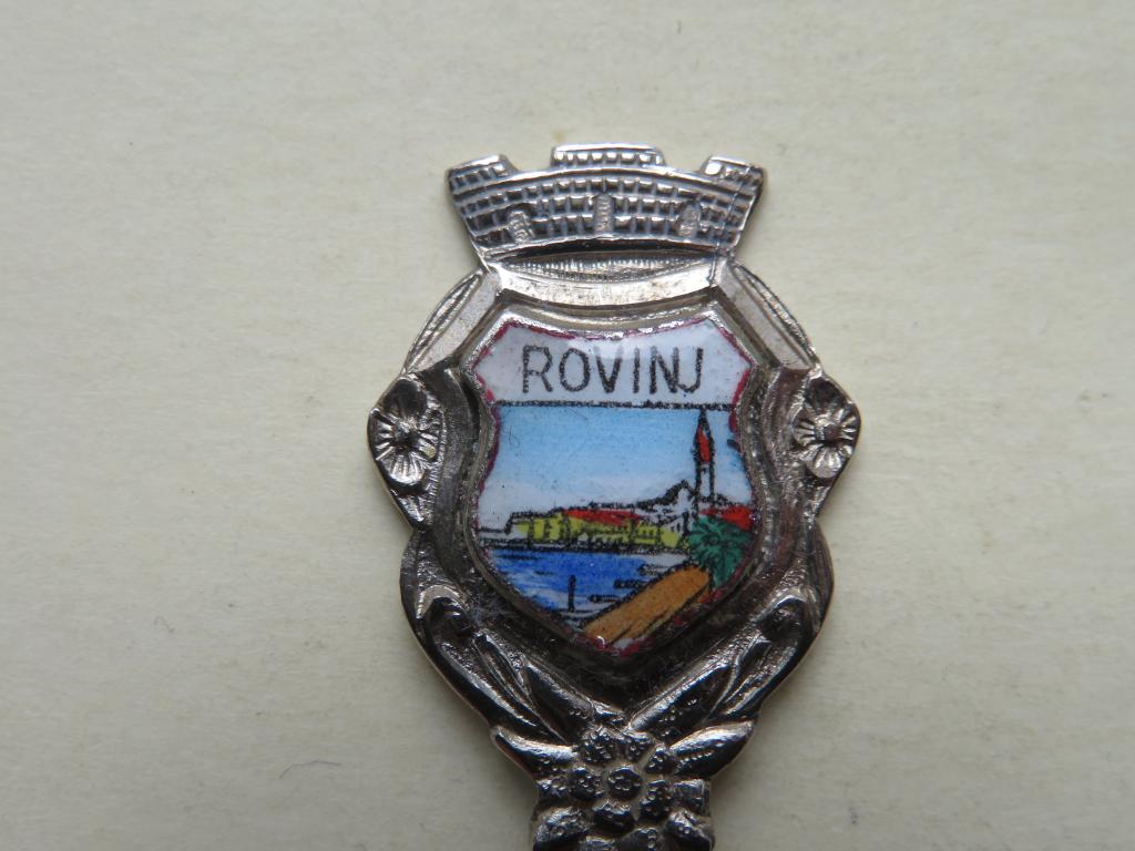Lepeltje Rovinj Kroatië porseleinen schildje, Verzenden