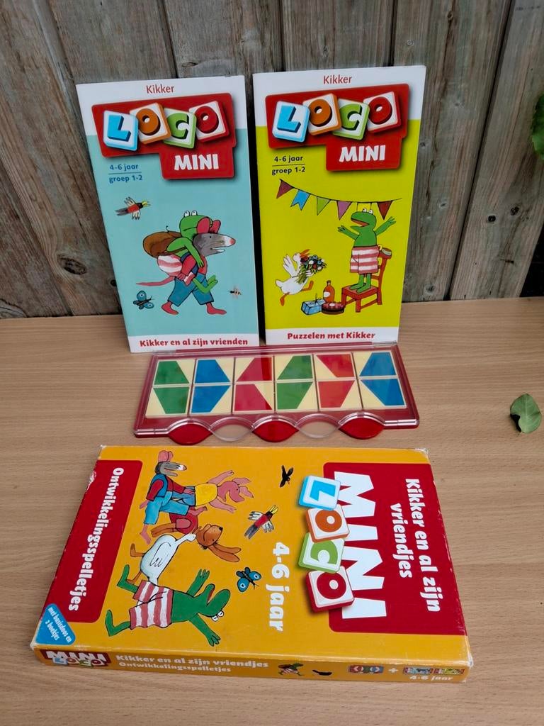 Mini loco (12 blokjes) met 2 boekjes kikker en opbergdoos, Ophalen of Verzenden, Gebruikt, Puzzelen