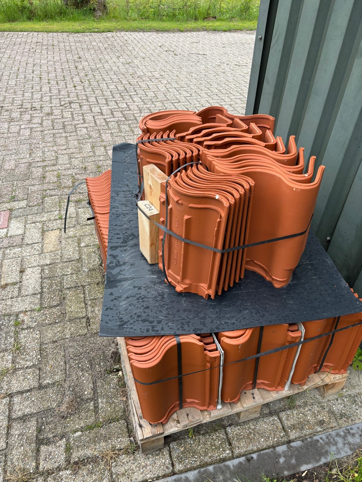 Nieuwe dakpannen OVH wienerberger natuur rood, Ophalen, Steen of Klei, Nieuw, 15 m² of meer