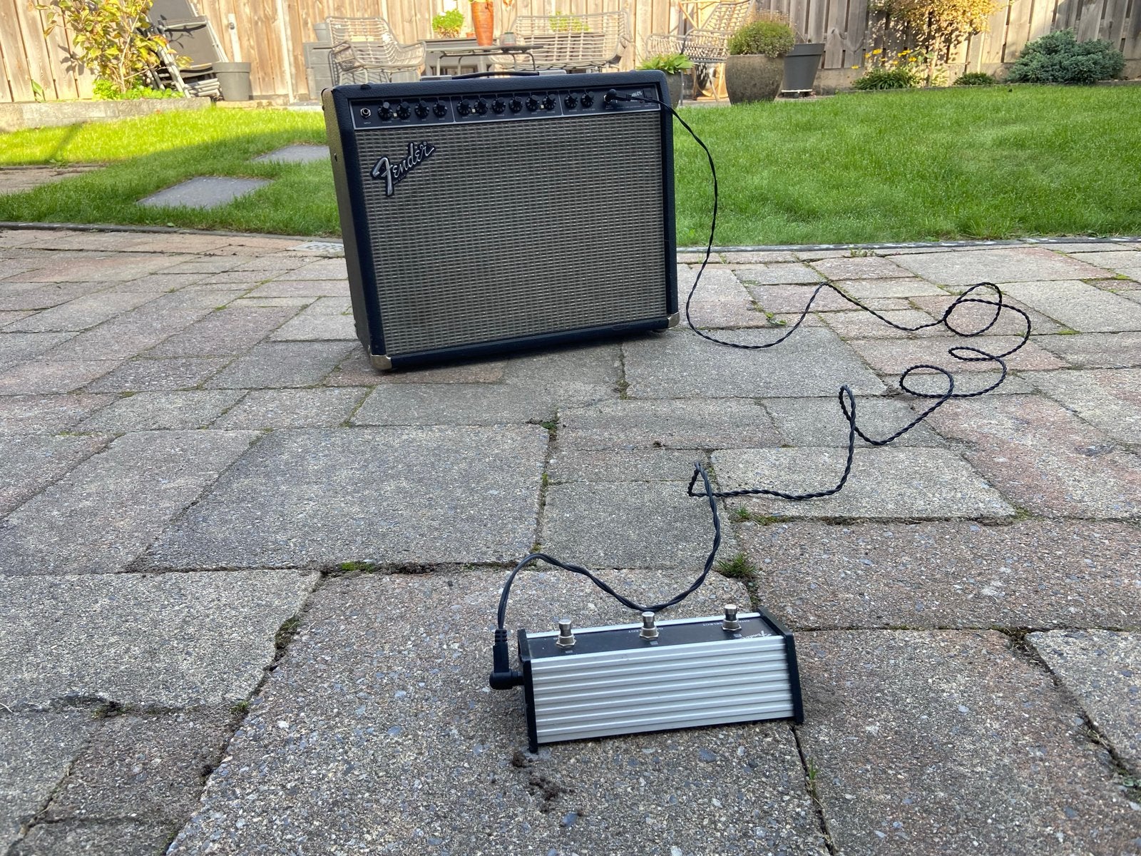 Fender Performer 1000 gitaarversterker met footswitch, Ophalen, Gebruikt, Gitaar, 100 watt of meer