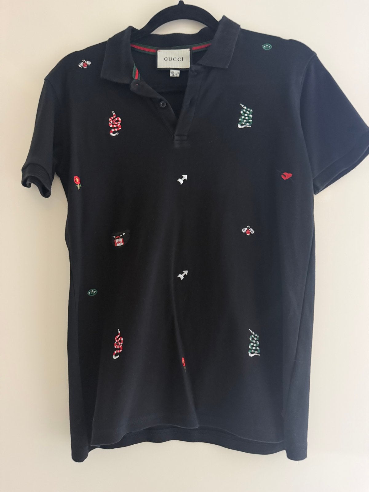 Gucci Polo Shirt met Geborduurde Patches - Maat M, Kleding | Heren, Ophalen of Verzenden, Zo goed als nieuw, Maat 48/50 (M), Zwart