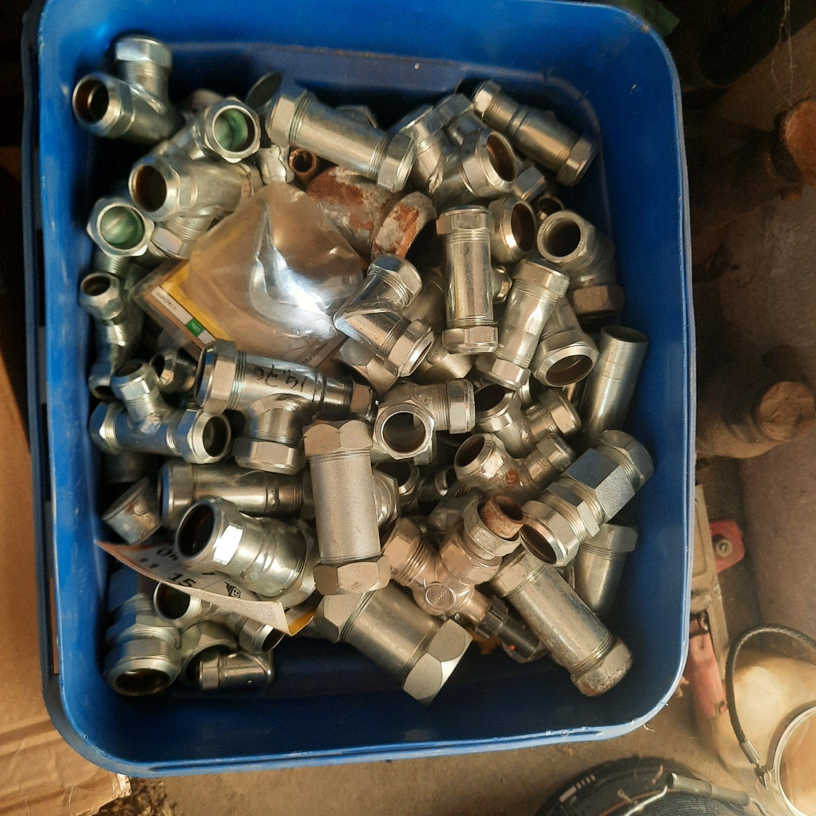Te koop  Doos met nieuwe diverse verwarming koppelingen, Ophalen, Minder dan 60 cm, Radiator, Minder dan 30 cm