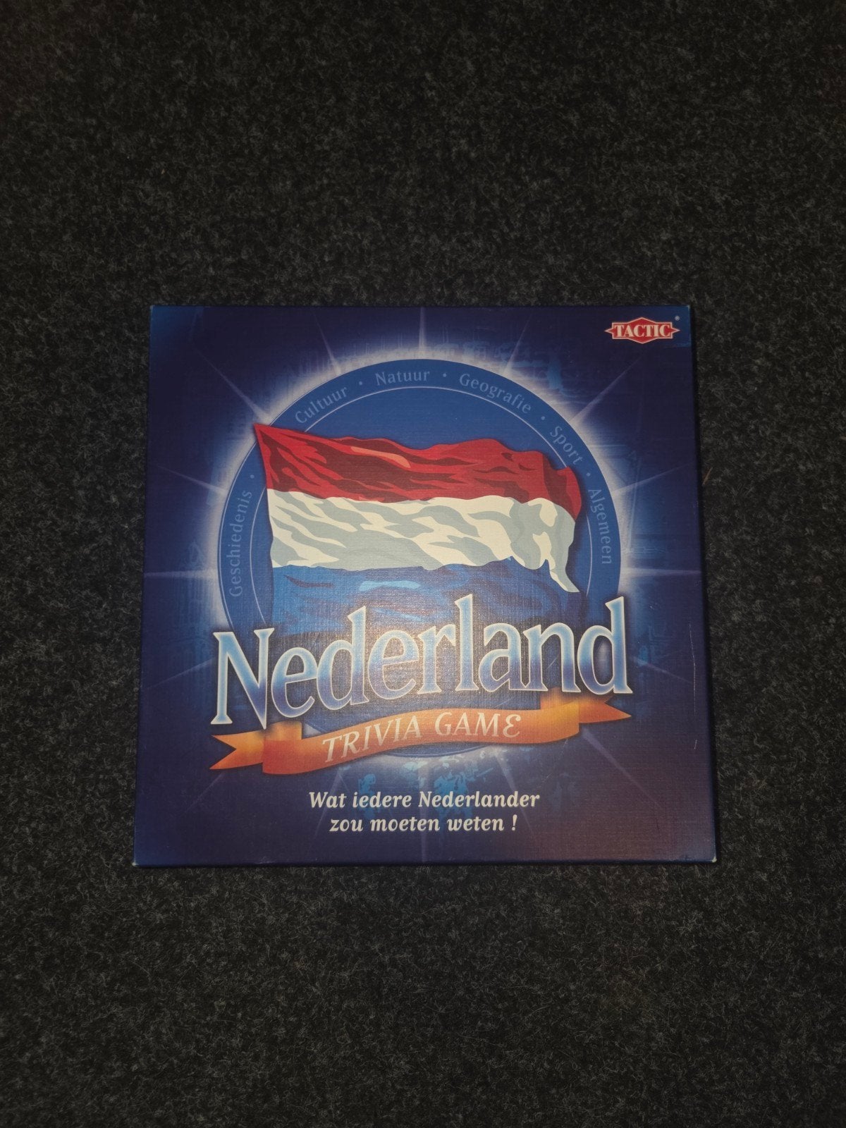Nederland Trivia Game, Drie of vier spelers, Ophalen of Verzenden, Zo goed als nieuw, Tactic