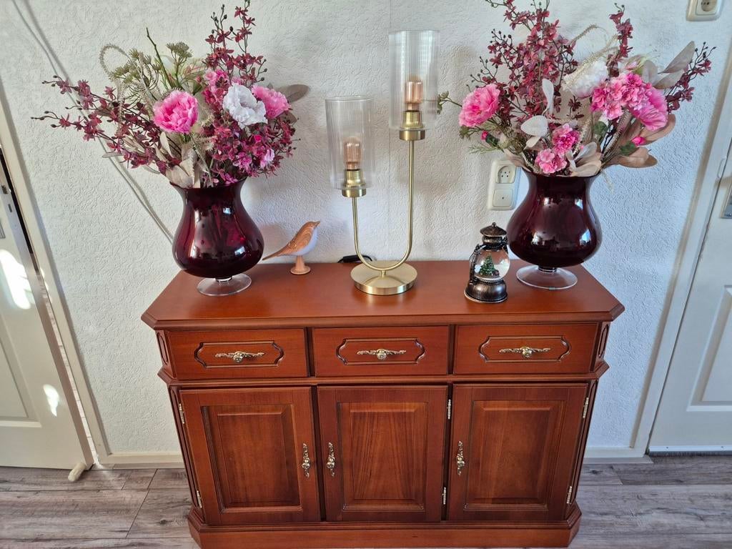 Te koop z.g.a.n. 3-deurs kersenhouten dressoir, Ophalen, 100 tot 150 cm, Zo goed als nieuw, Kersenhout