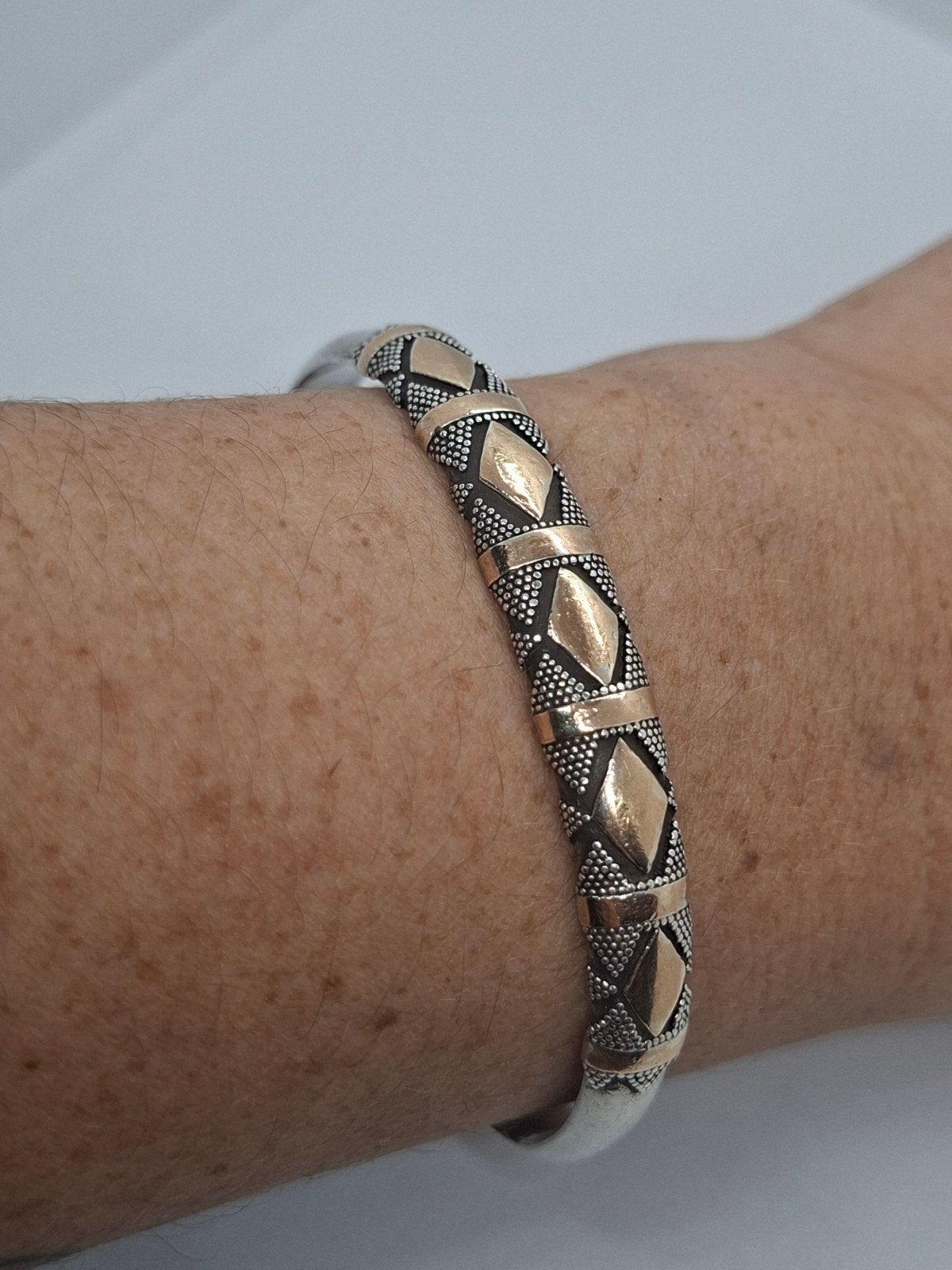 Vintage Zilveren Knijparmband 925 met 22K Gouden Details, Sieraden, Tassen en Uiterlijk, Ophalen of Verzenden, Zilver, Zilver